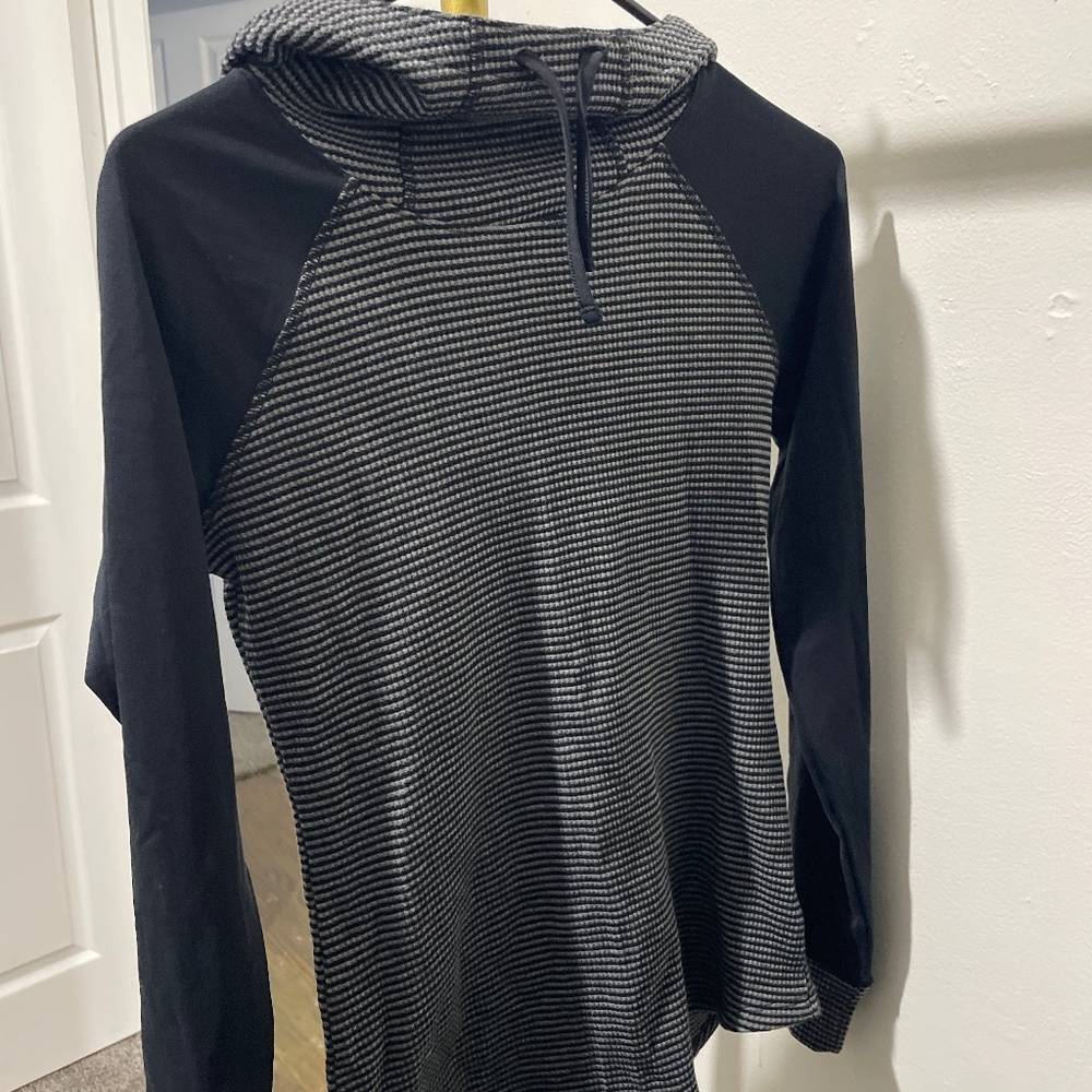 Columbia Black And Gray Striped High Neck Pullover Hoodie Size S NWOT